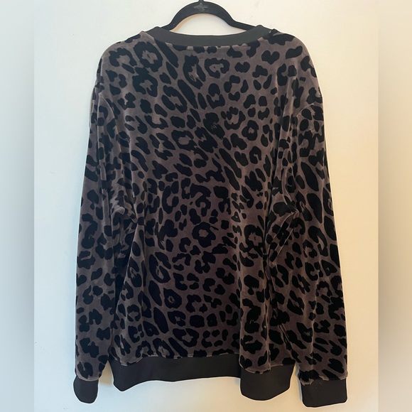 GUESS Velour Leopard Print Sweater - Picture 4 of 5